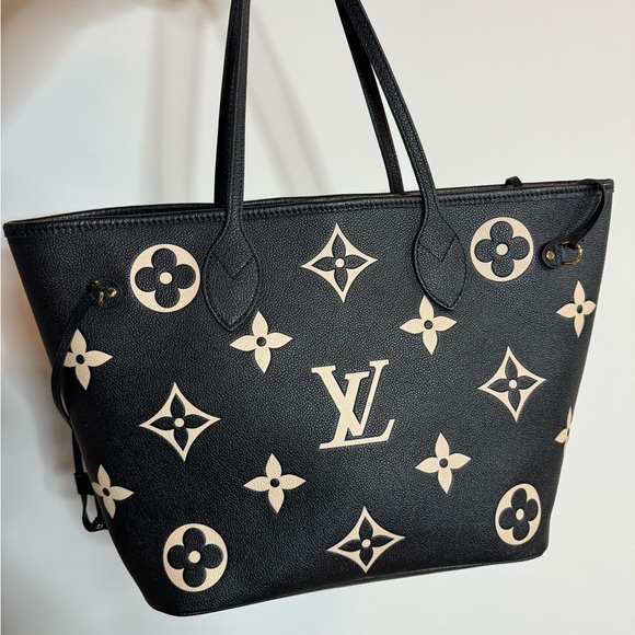 Louis Vuitton Neverfull MM - Picture 4 of 7